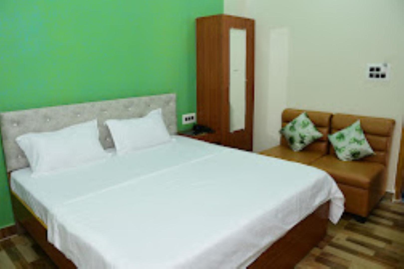 Renu Paradise , Ayodhya Hotel Exterior foto