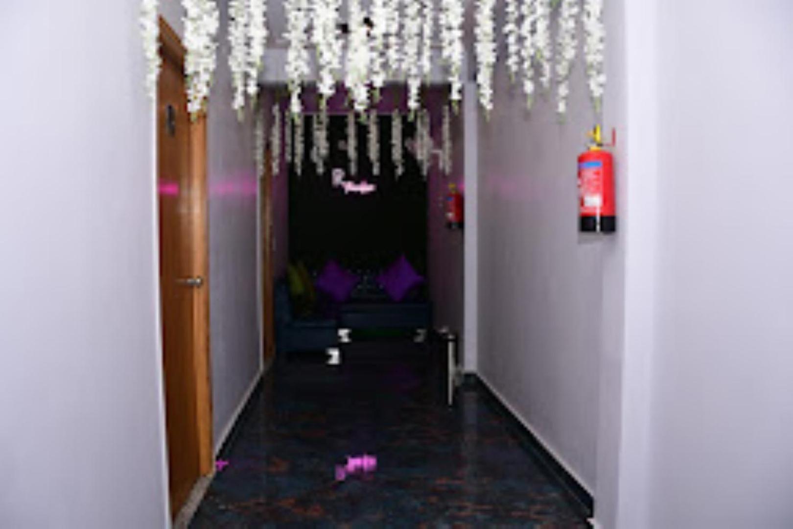 Renu Paradise , Ayodhya Hotel Exterior foto