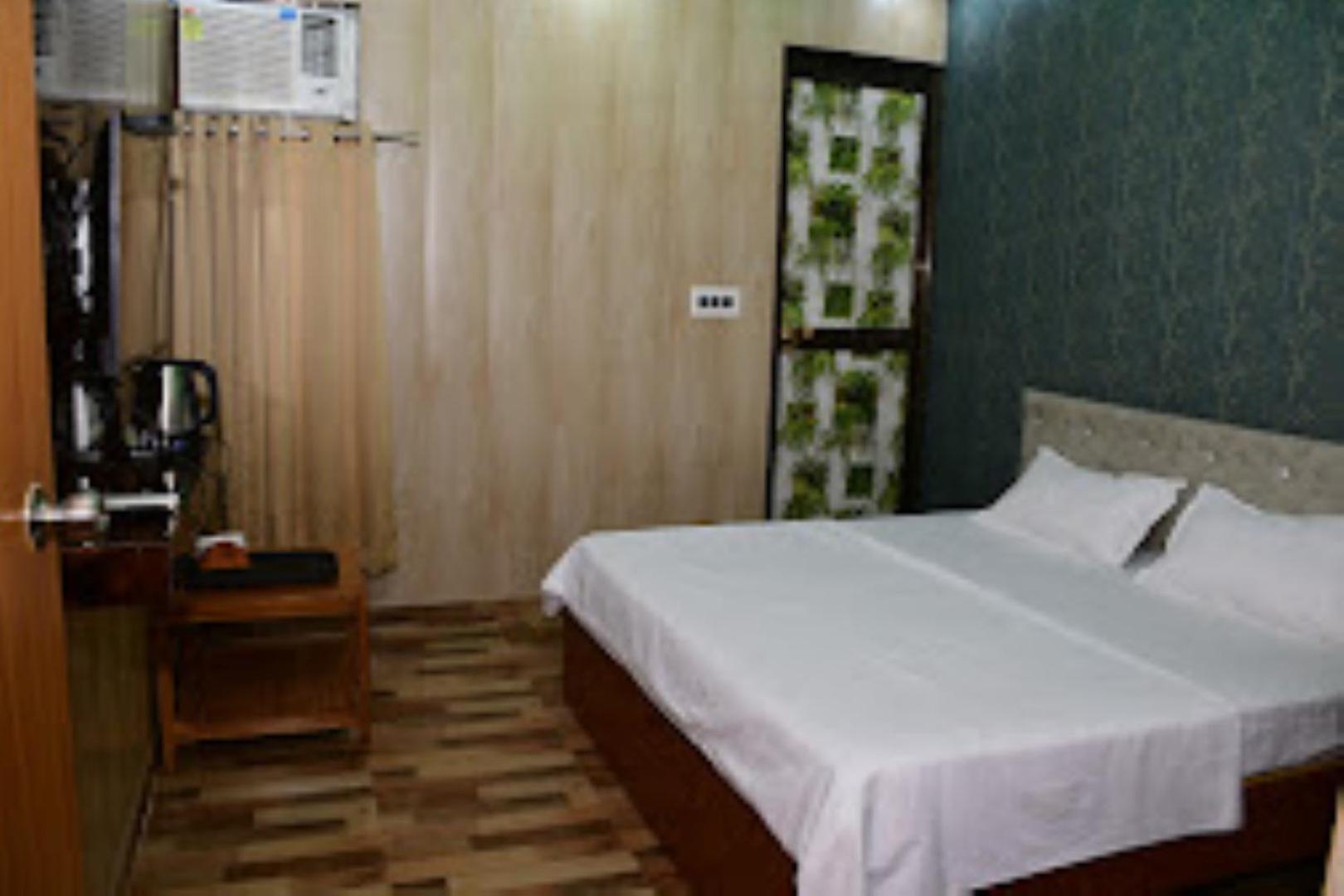 Renu Paradise , Ayodhya Hotel Exterior foto