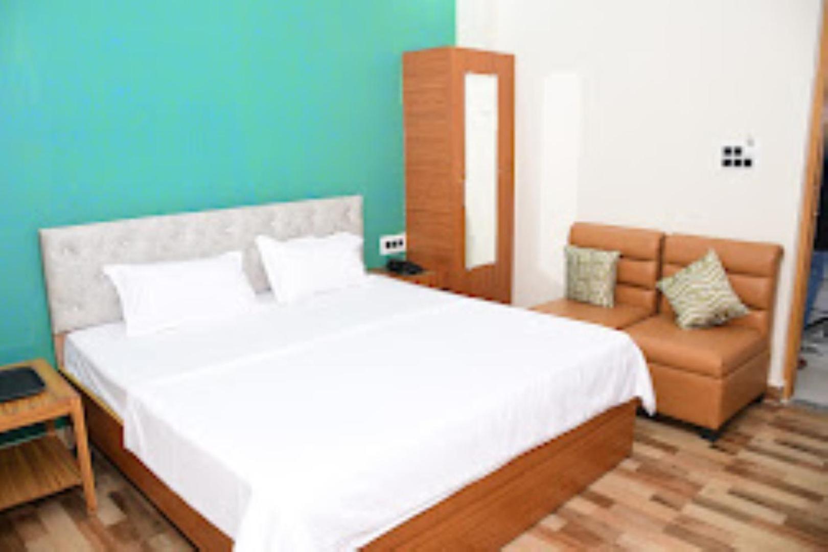 Renu Paradise , Ayodhya Hotel Exterior foto